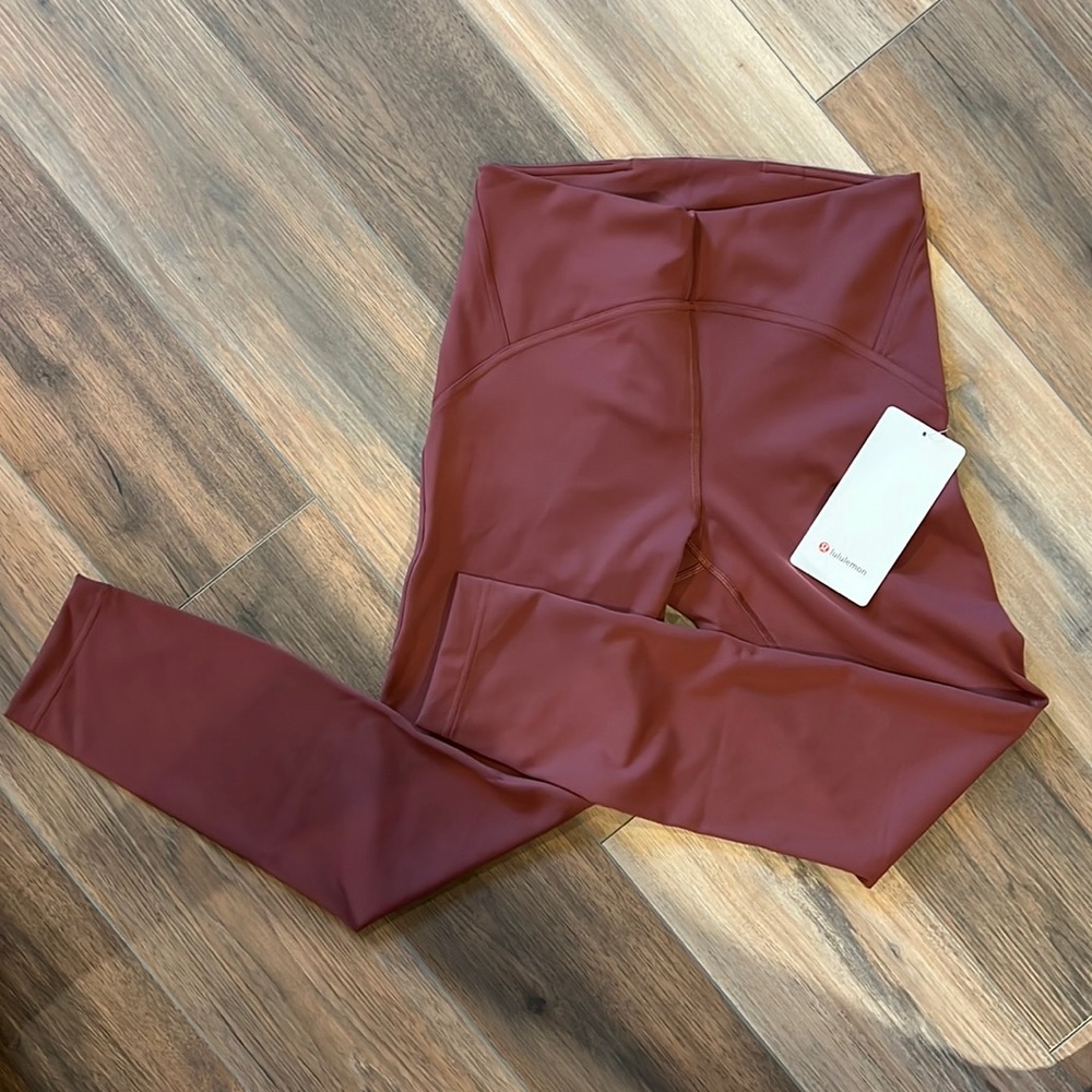 🍋Lululemon InStill High-Rise Tight 25"
Smoky Red
Size 8